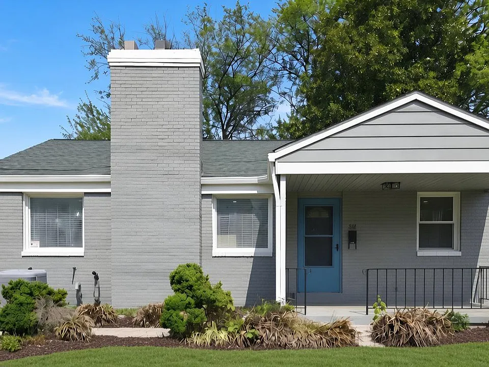 220 University Blvd E