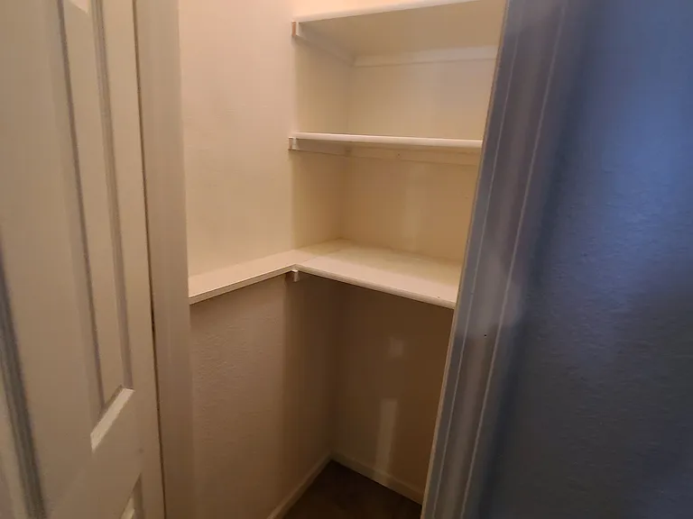 113 W 16th St #113 — Photo 9