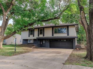4337 SW 30th St, Topeka, KS 66614