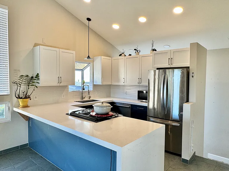 4578 Narragansett Ave — Photo 1