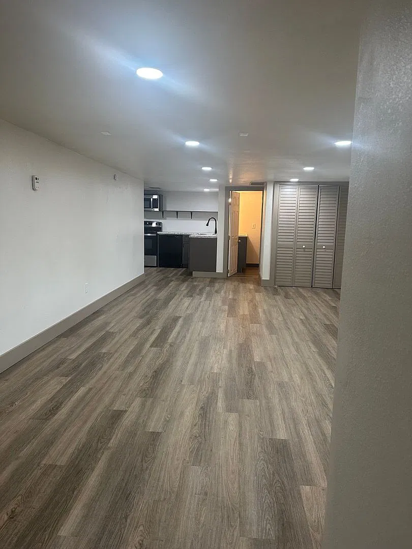 Apartment — Photo 1