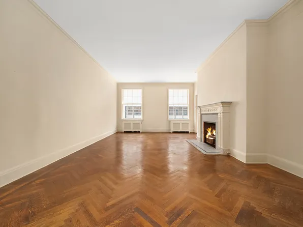 655 Park Avenue image 1 of 9