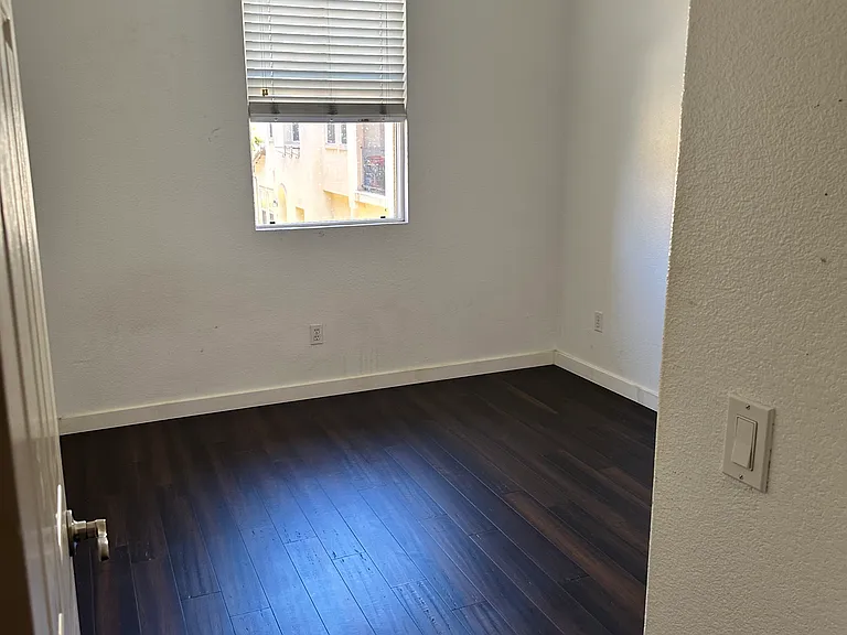 708 Portside Pl — Photo 18