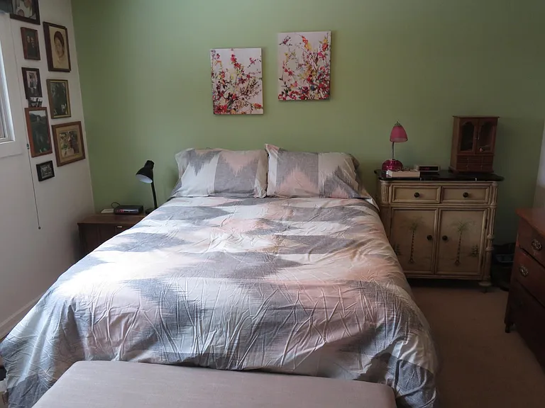 Queen bed