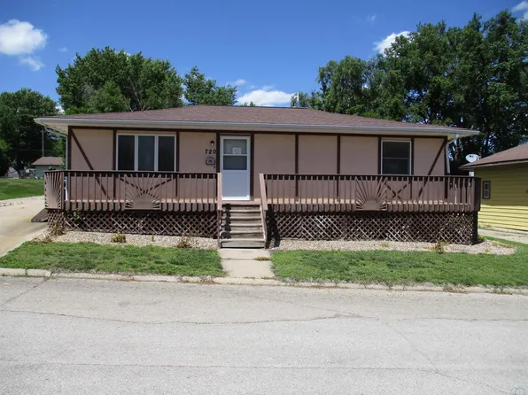 720 E Bluff St, Cherokee, IA 51012