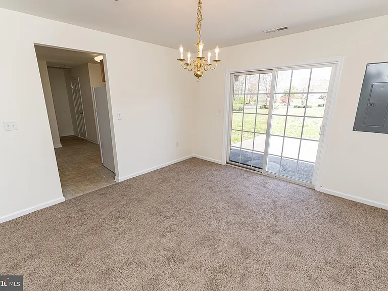 202 Carsons Ct — Photo 8