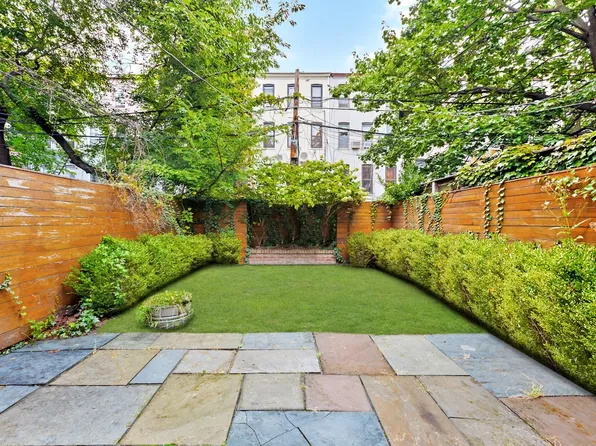 577 Jefferson Avenue image 8 of 15