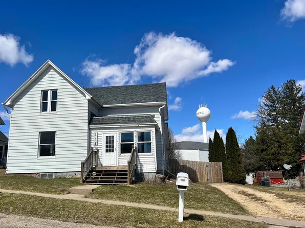 302 W Farwell St, Ridgeway, WI 53582