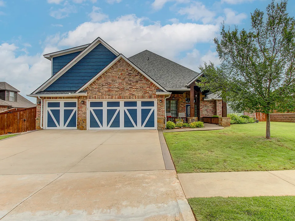 2013 Providence Dr
