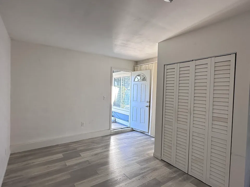 1928 Raleo Ave