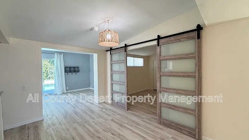 3 bed, 2.0 bath, 1456 sqft, $2,950 — Photo 4