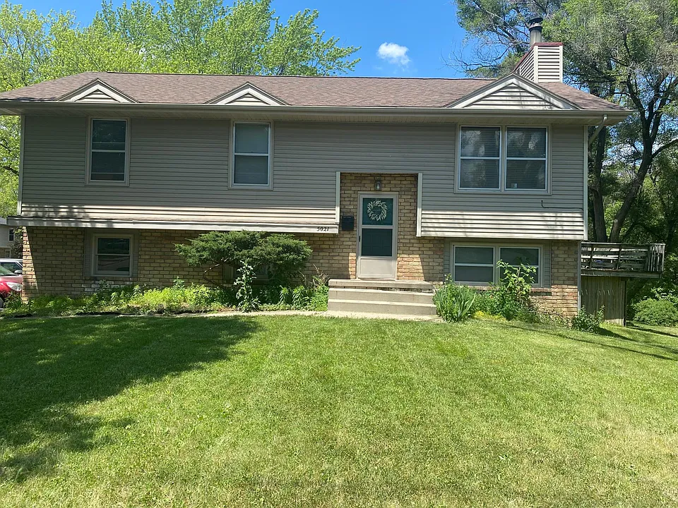 5021 Aurora Ave