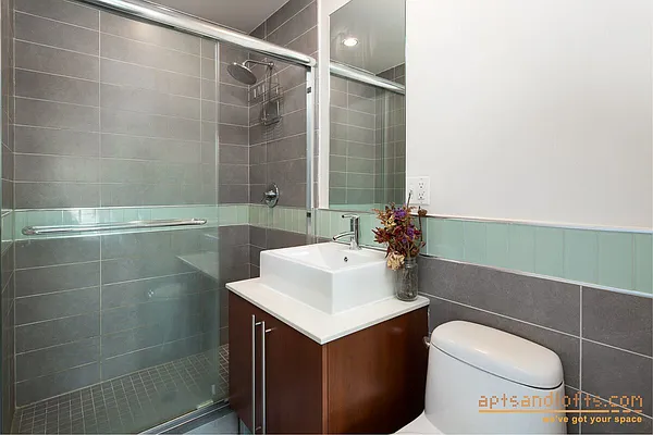 Rented by aptsandlofts.com | media 64
