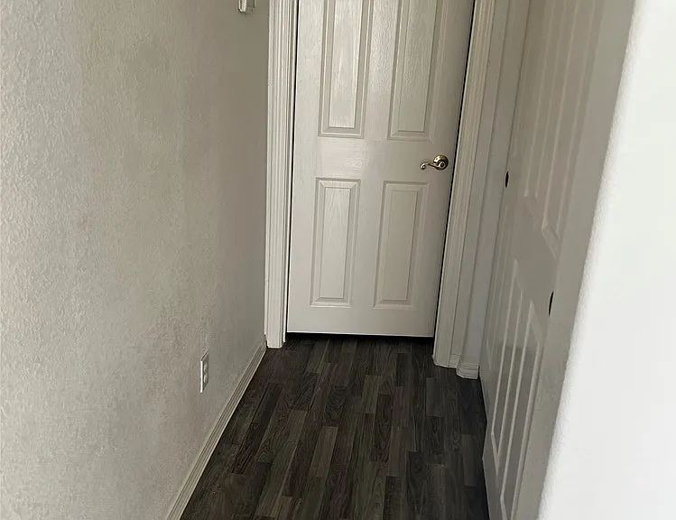 701 Capri Dr #11B — Photo 10