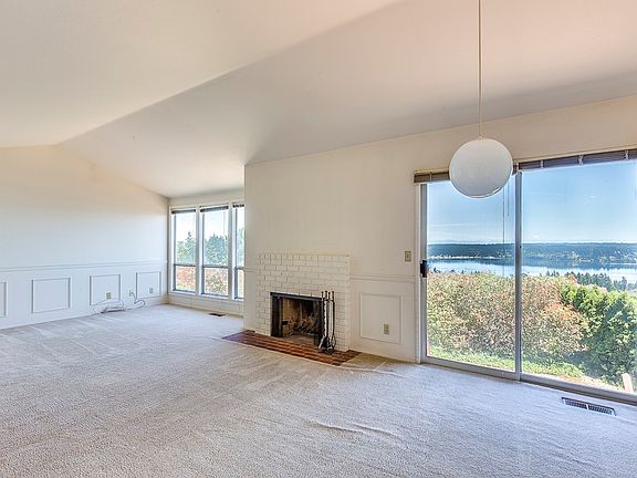 3rd image of 7980 Vanessa Pl NW