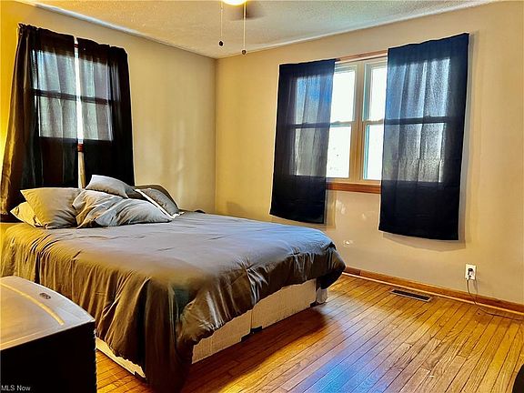 5th image of 4428 Broadway Ave