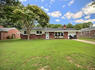 13 Wendfield Cir, Newport News, VA 23601