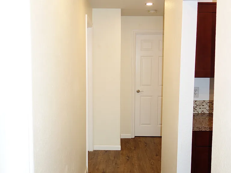Heatherstone Park Apartments — Photo 5