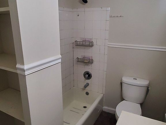 3rd image of 108 Roosevelt Ave APT 2