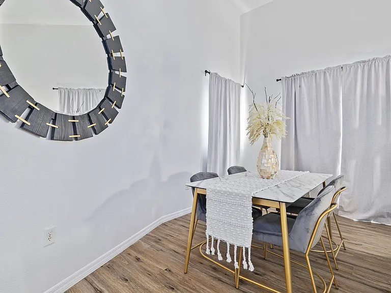 9415 Citrus Glen Pl — Photo 7