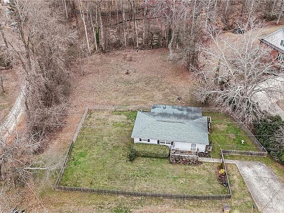 2nd image of 5852 Overby Rd