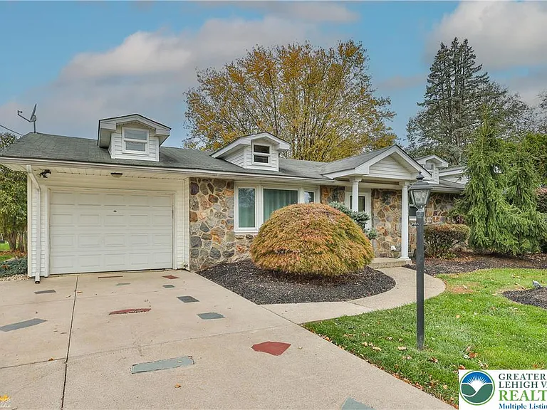 900 Mine Lane Rd — Photo 1