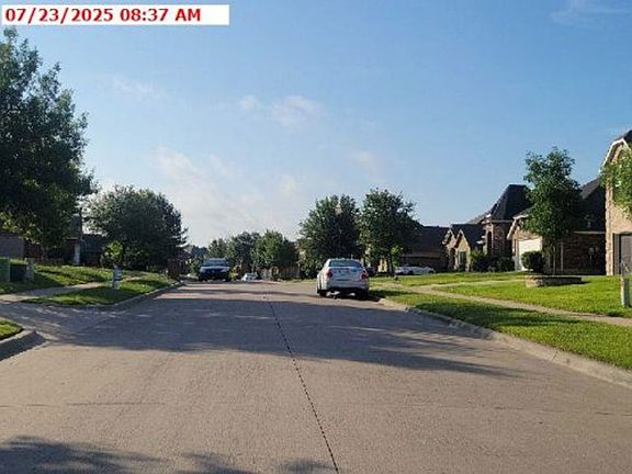 Exterior Neighborhood (street photo)