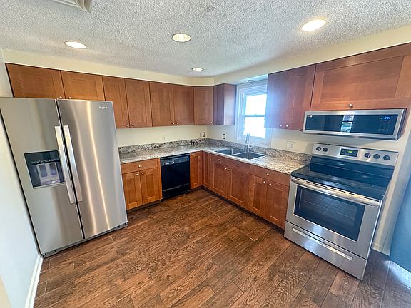 4th image of 30 Ely Rd #2