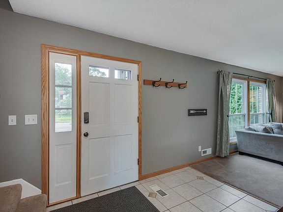 2nd image of 13865 Glazier Ct
