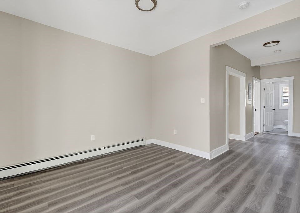 2nd image of 946 N Main St #2SW