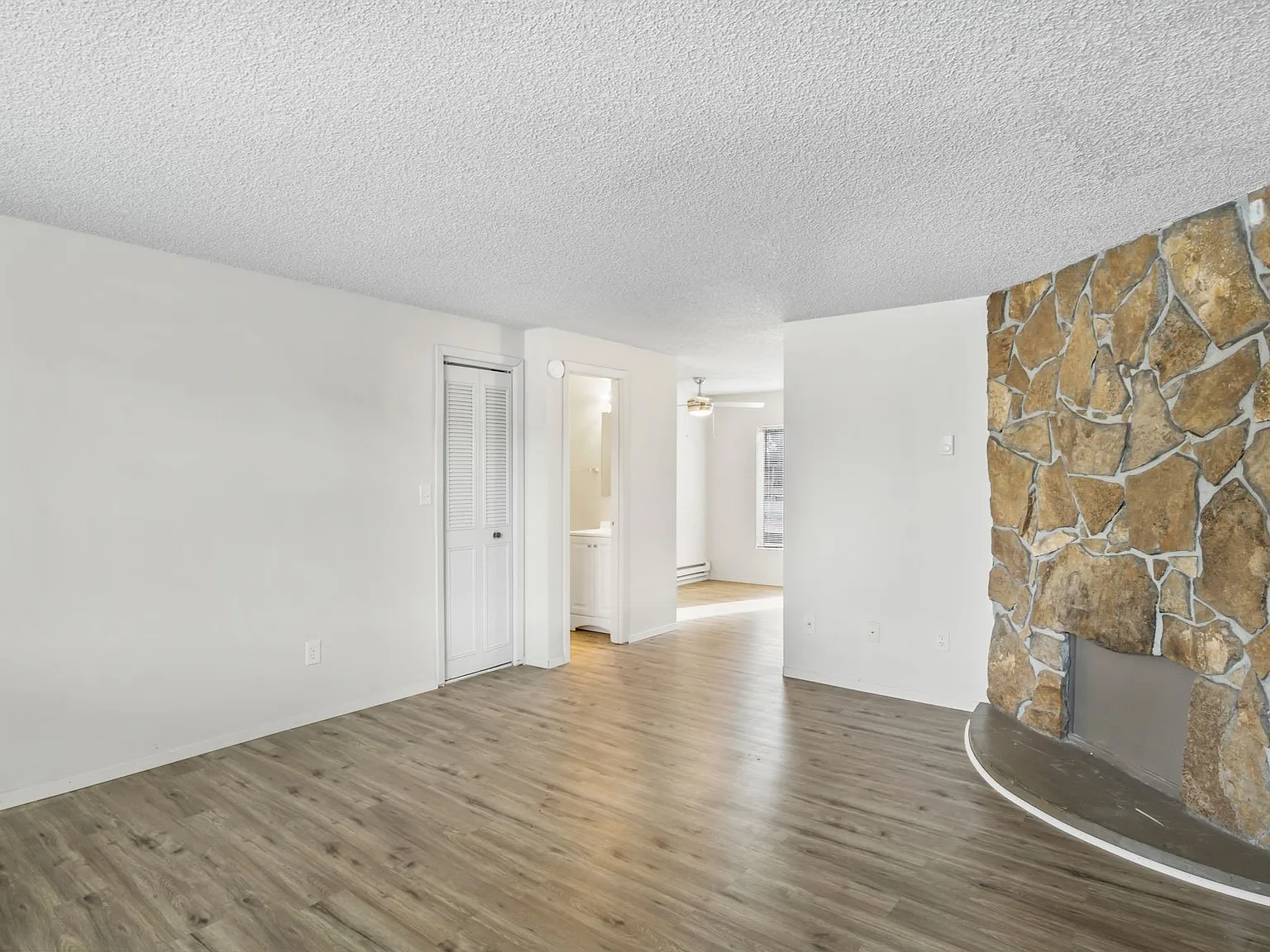 $500 Off RENT! Conveniently Located 2 Bedroom Townhome Style Apartment! — Photo 2