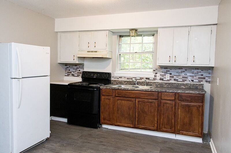 1st image of 7795 Basswood Dr