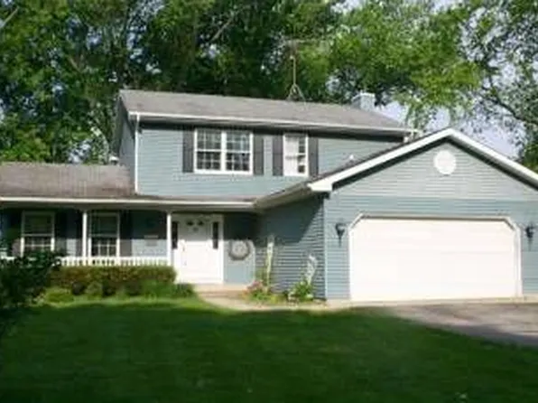 4111 Country Club Rd, Crystal Lake, IL 60012