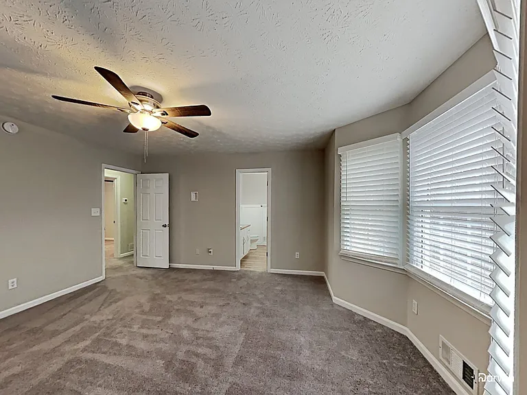 383 Robin Hood Dr — Photo 13