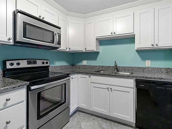 5th image of 155 Milk St APT 27