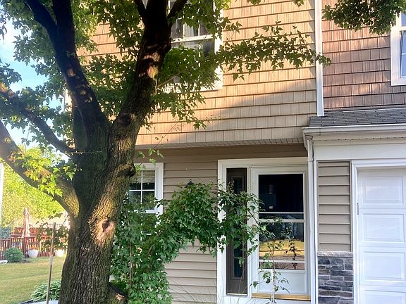 3rd image of 1800 College Green Dr