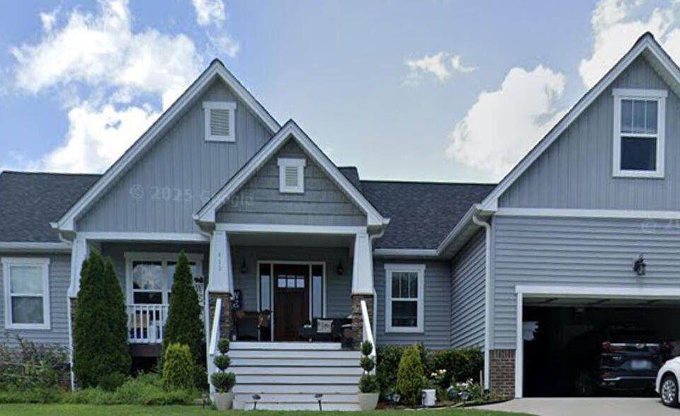 1st image of 411 Cedar Hill Ln NW