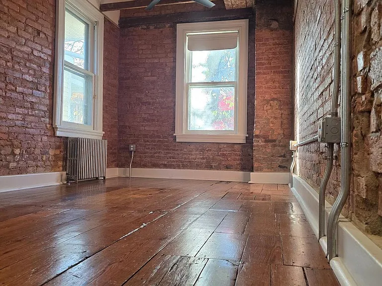 240 E 2nd St — Photo 5