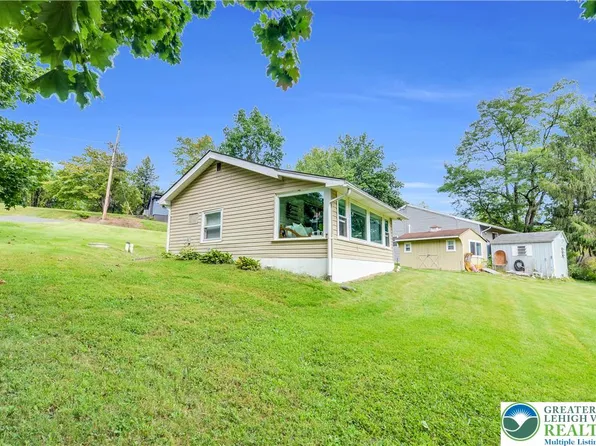 473 N Shore Dr, Lenhartsville, PA 19534