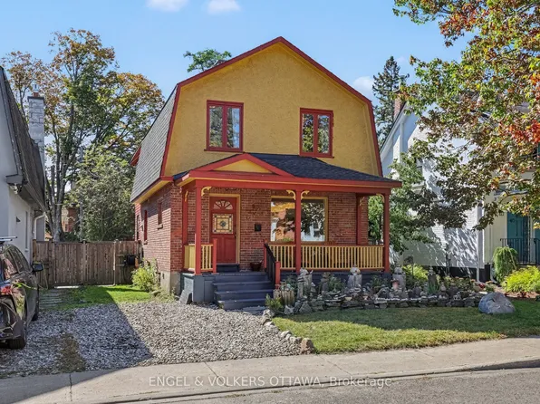 38 Rockcliffe Way, Ottawa, ON K1M 1B5