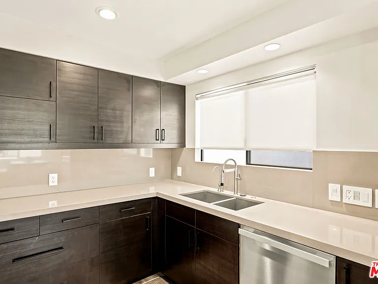 23 E Privateer St — Photo 16