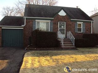 36 Spindler Ter, Saddle Brook, NJ 07663