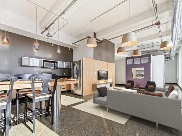 350 Saint Peter St Unit 909, Saint Paul, MN 55102