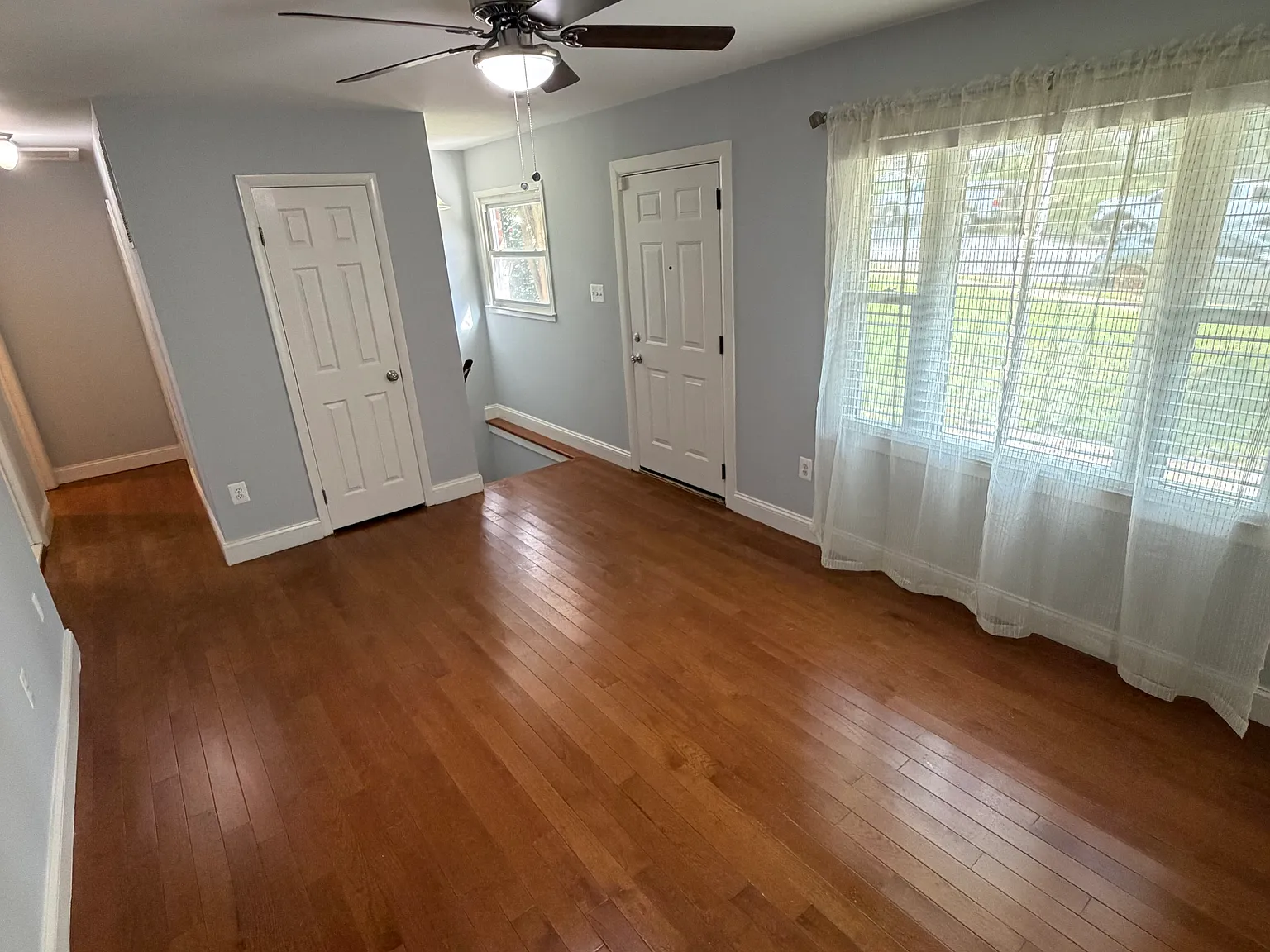 4 bed, 1306 sqft, $3,000 — Photo 4