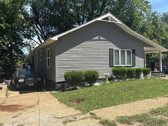 3rd image of 20 S Fleming St