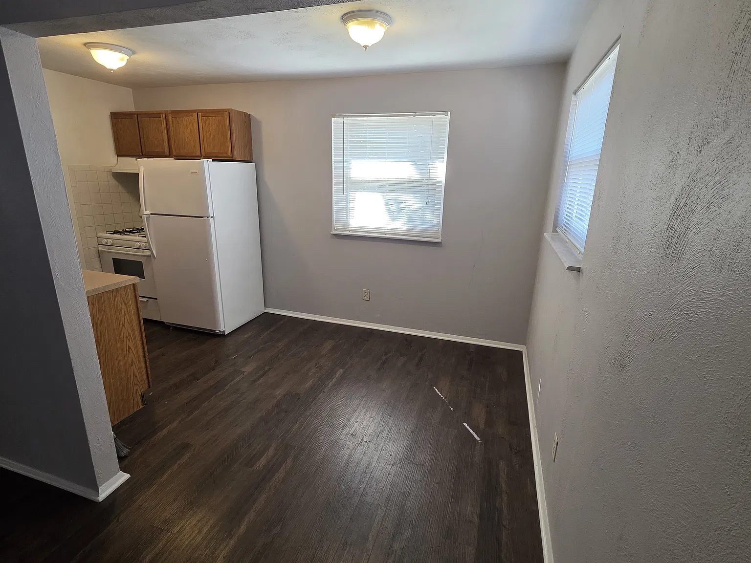 2 bed, $1,000 — Photo 1