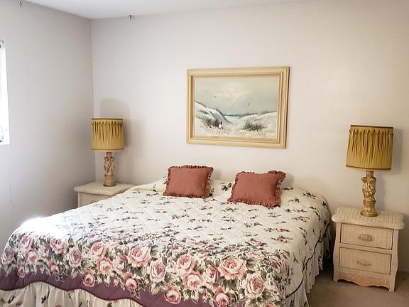 3rd image of 2214 NE 1st Way APT 102