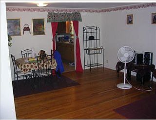 3rd image of 852 Evangeline Pl