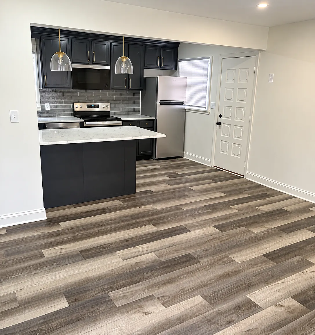 2 bed, 794 sqft, $1,950 — Photo 2