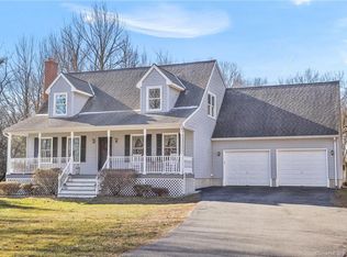 7 West St, Columbia, CT 06237